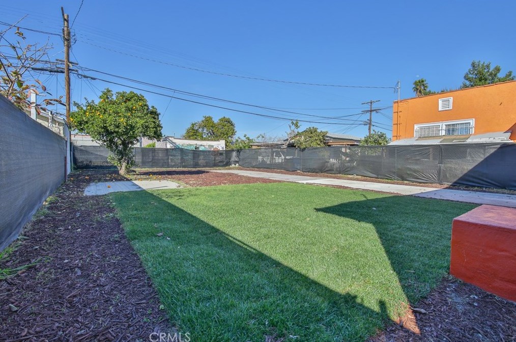 1437 54th St, Los Angeles CA  90011-4919 exterior