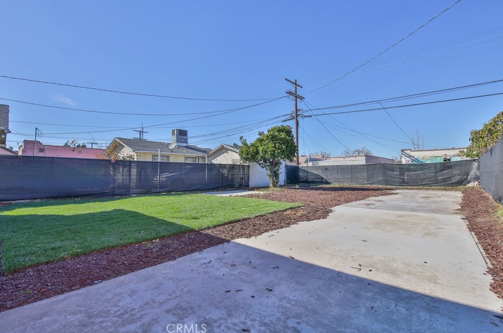 1437 54th St, Los Angeles CA  90011-4919 exterior