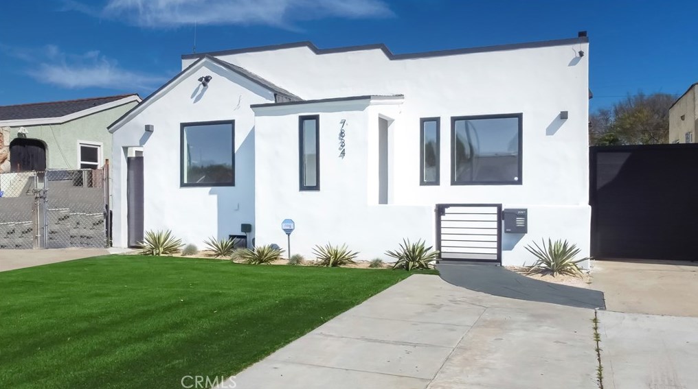 7834 Harvard Blvd, Los Angeles, CA 90047-2723