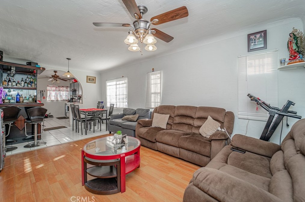 350 W Laurel St, Compton, CA 90220