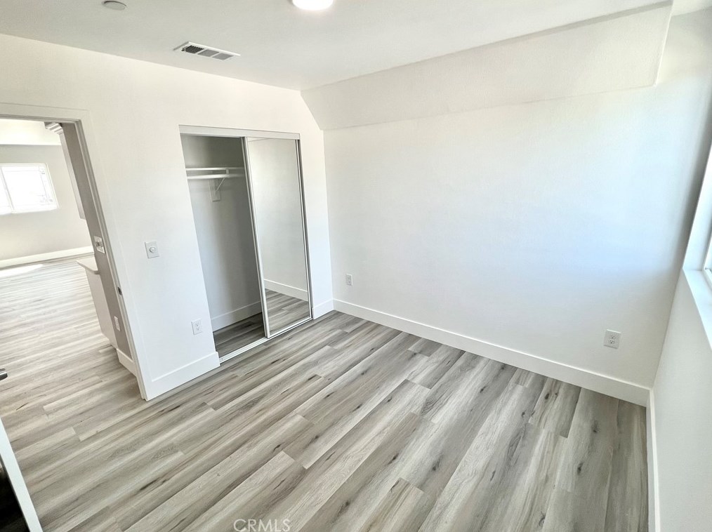 3721 San Pedro St, Los Angeles CA  90011-5615 exterior