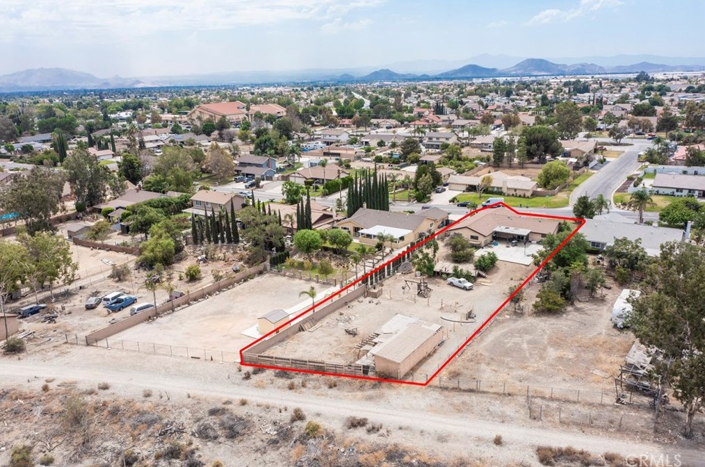 5525 Sycamore Ave, Rialto, CA 92377