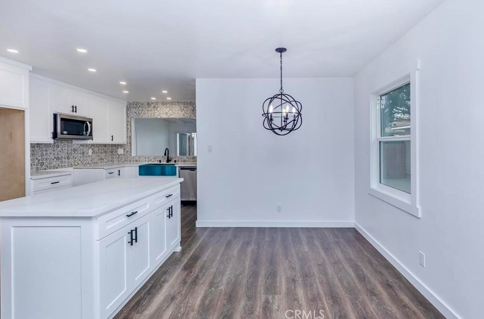 749 Mountain View Ave, Pomona CA  91767-4926 exterior