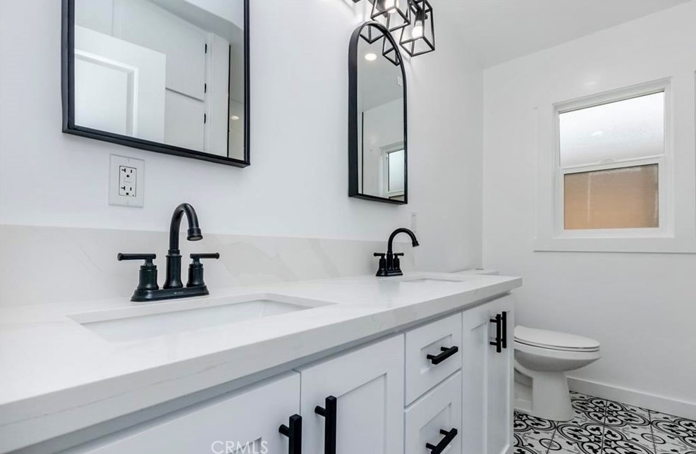 749 Mountain View Ave, Pomona CA  91767-4926 exterior