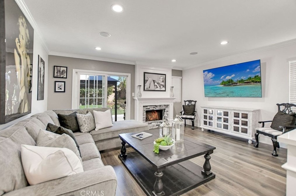 6 Quiet Hollow Rd, Pomona, CA 91766-4952