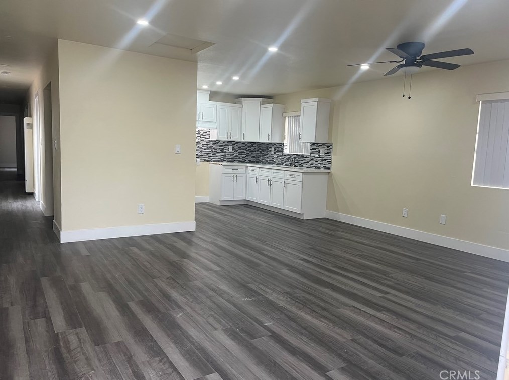 2207 105th St, Los Angeles, CA 90002-3824