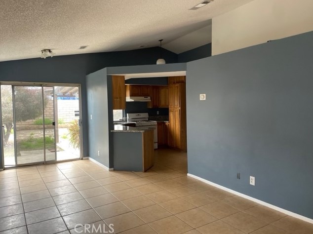 1939 Summertree Dr, Perris, CA 92571