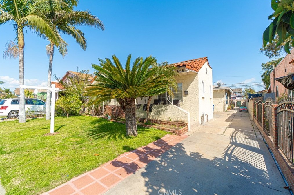 560 Oakford Dr, Los Angeles, CA 90022-2614