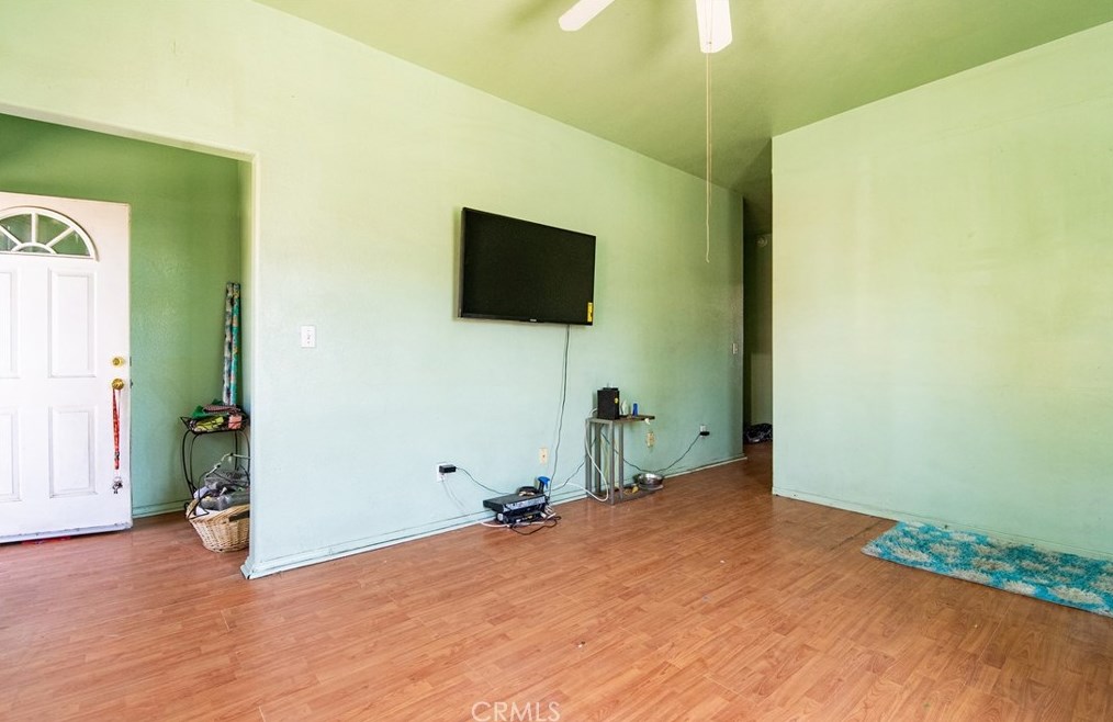 622 51st St, Los Angeles CA  90011-4020 exterior