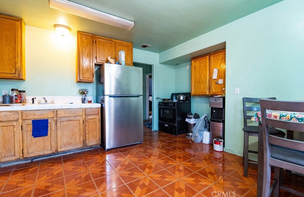 622 51st St, Los Angeles CA  90011-4020 exterior