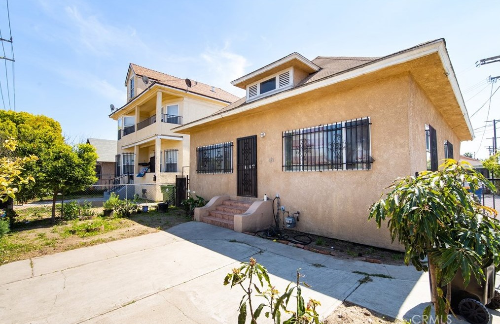 622 51st St, Los Angeles CA  90011-4020 exterior