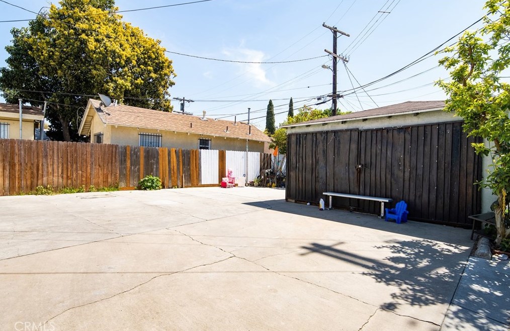 622 51st St, Los Angeles CA  90011-4020 exterior