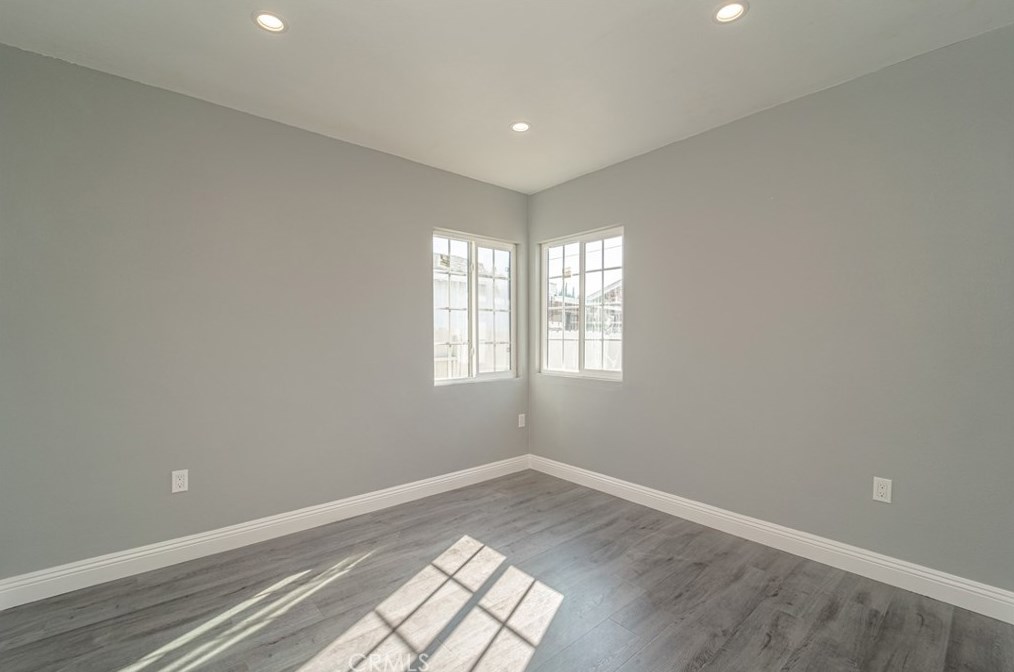 340 Elm St, Compton CA  90220-2113 exterior