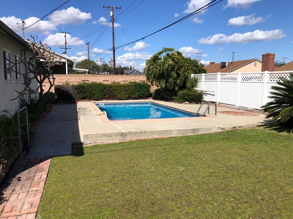 14624 Dunnet Ave, La Mirada, CA 90638-4115