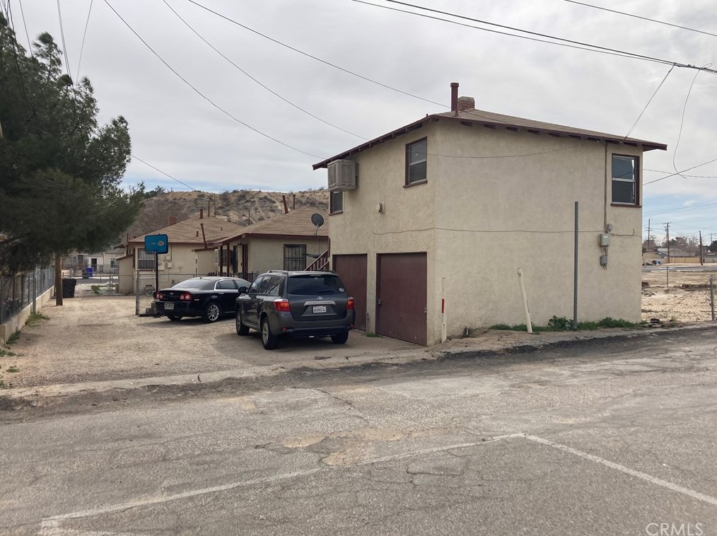 15538 8th St, Victorville, CA 92395