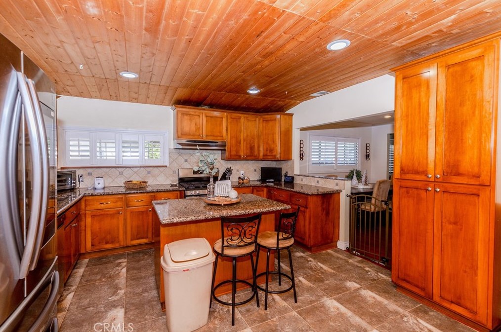 4995 Canoga St, Montclair, CA 91763