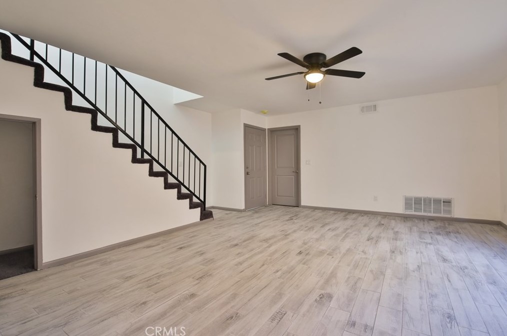 10623 Croesus Ave, Los Angeles CA  90002-3813 exterior