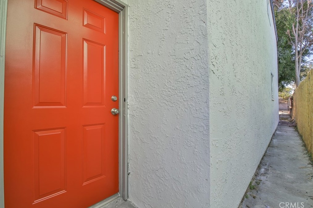 10623 Croesus Ave, Los Angeles CA  90002-3813 exterior