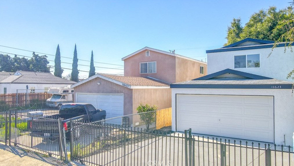 10623 Croesus Ave, Los Angeles CA  90002-3813 exterior