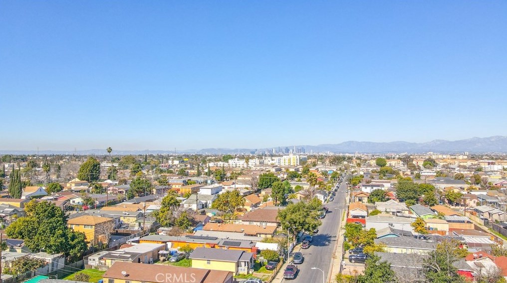 10623 Croesus Ave, Los Angeles CA  90002-3813 exterior