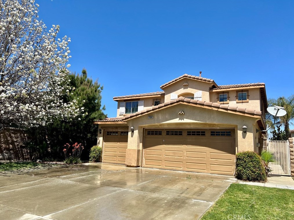 17090 Red Cedar Ct, Fontana, CA 92337-6869
