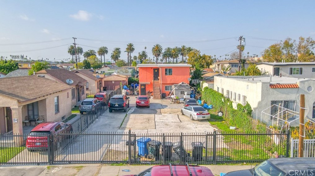 329 83rd St, Los Angeles, CA 90003-3001