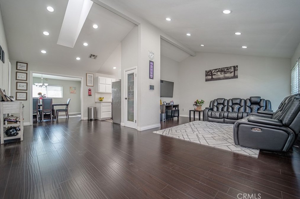 5585 Surrey Ln, San Bernardino, CA 92407