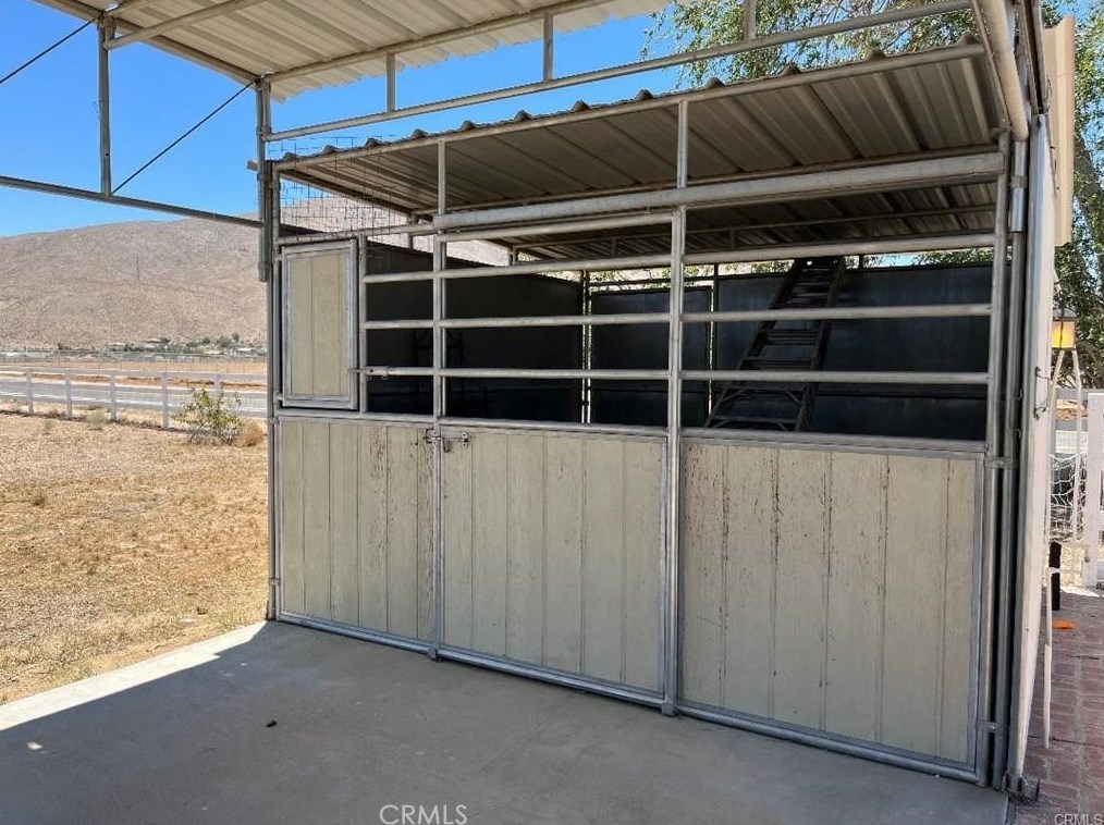 21028 Roundup Way, Apple Valley CA  92308-8649 exterior
