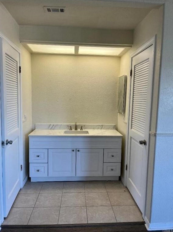 21028 Roundup Way, Apple Valley CA  92308-8649 exterior