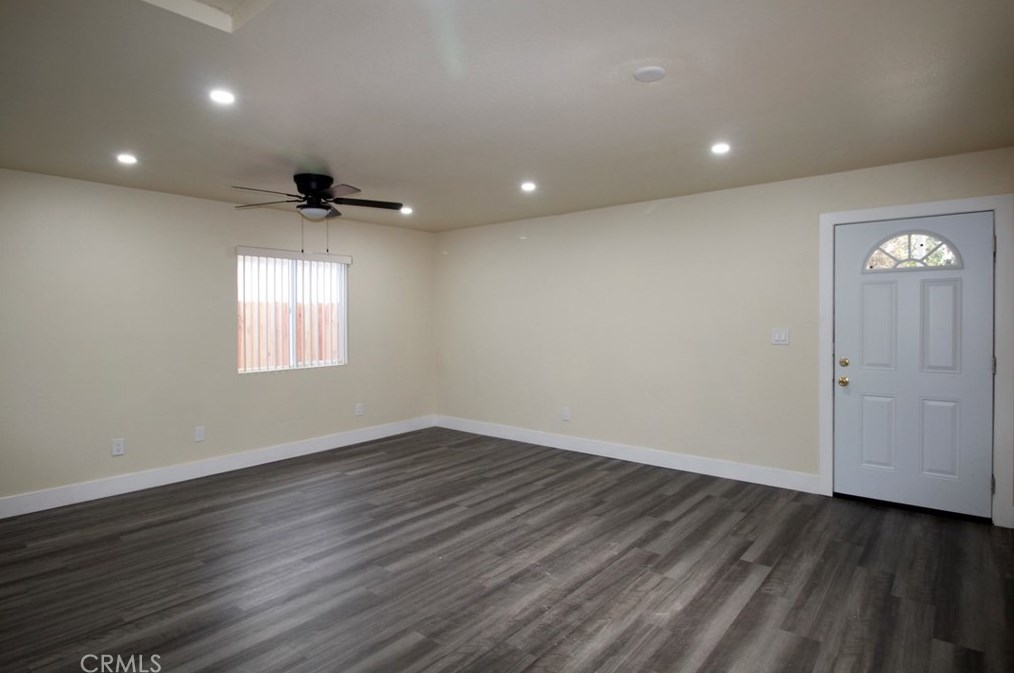 1810 108th St, Los Angeles, CA 90047-4416
