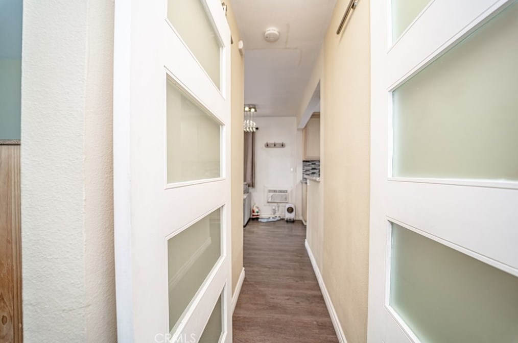 2068 Cowlin Ave, Los Angeles CA  90040-1314 exterior