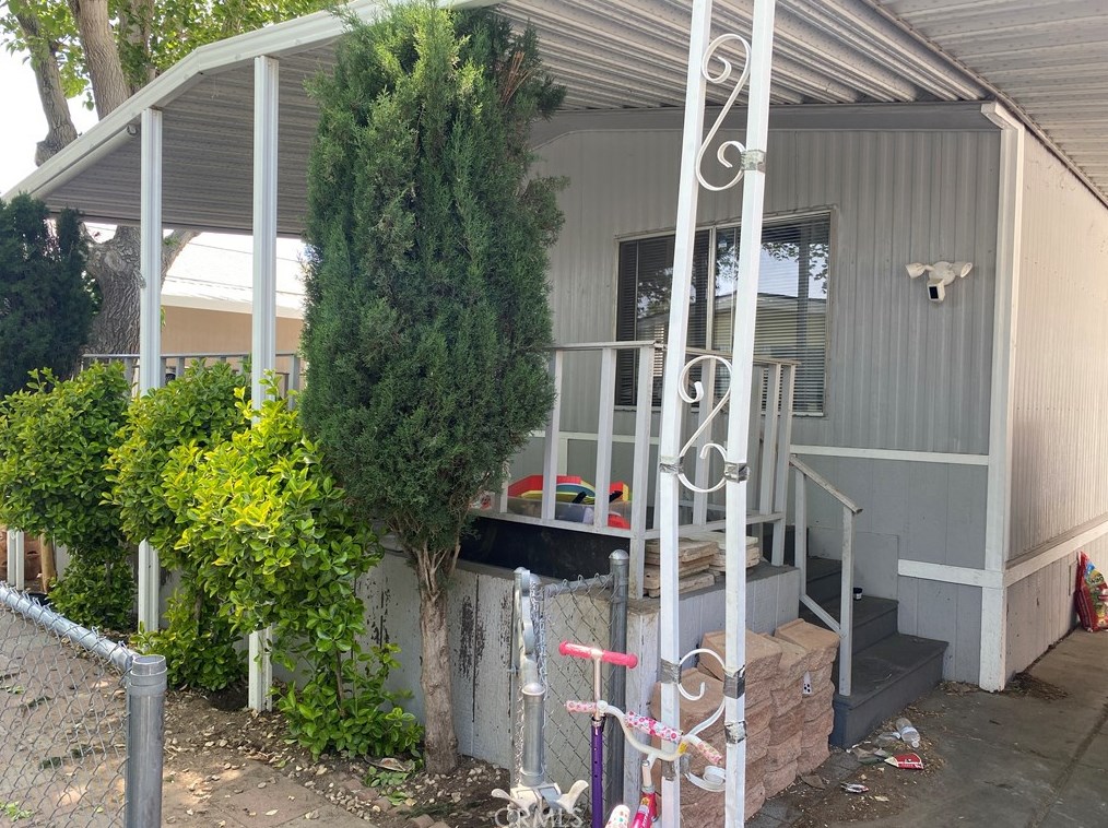 43850 20th St E #214, Lancaster, CA 93535