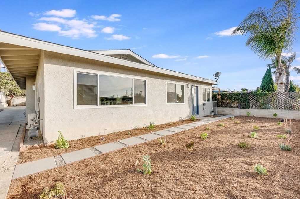 1421 Dubuque St, Oceanside, CA 92058