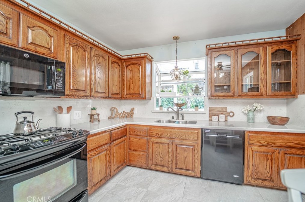 14944 Oakbury Dr, La Mirada CA  90638-4531 exterior