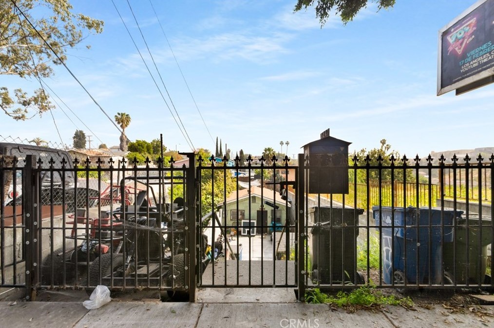3207 Whittier Blvd, Los Angeles, CA 90023