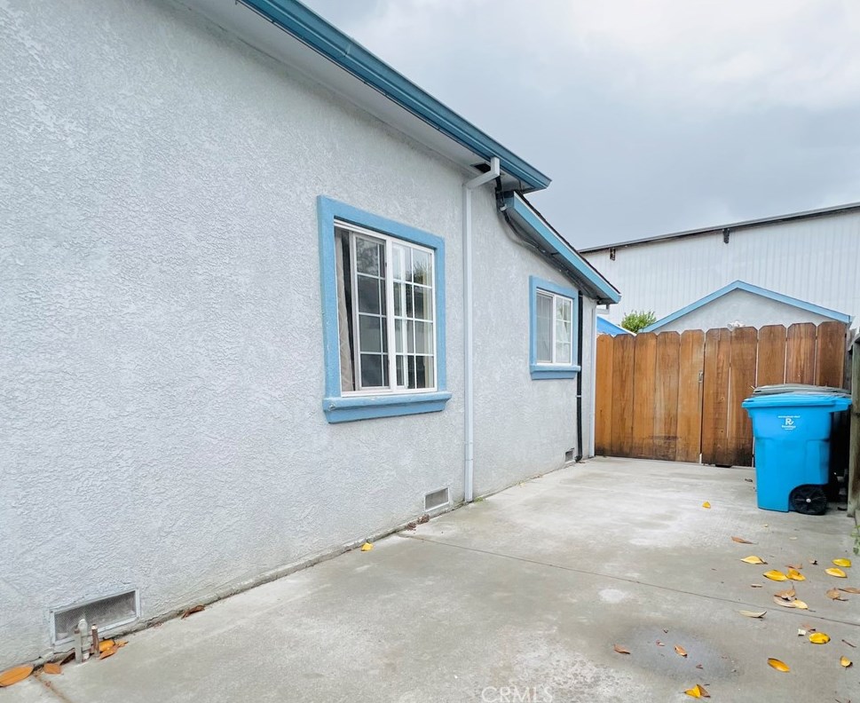 60 Hawkins St, Hollister, CA 95023