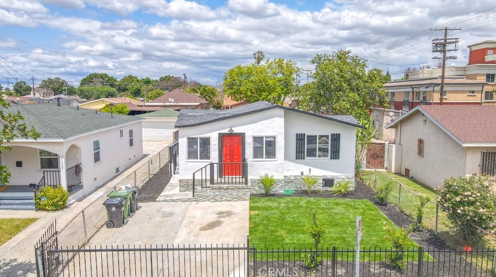1143 104th St, Los Angeles, CA 90044-3133