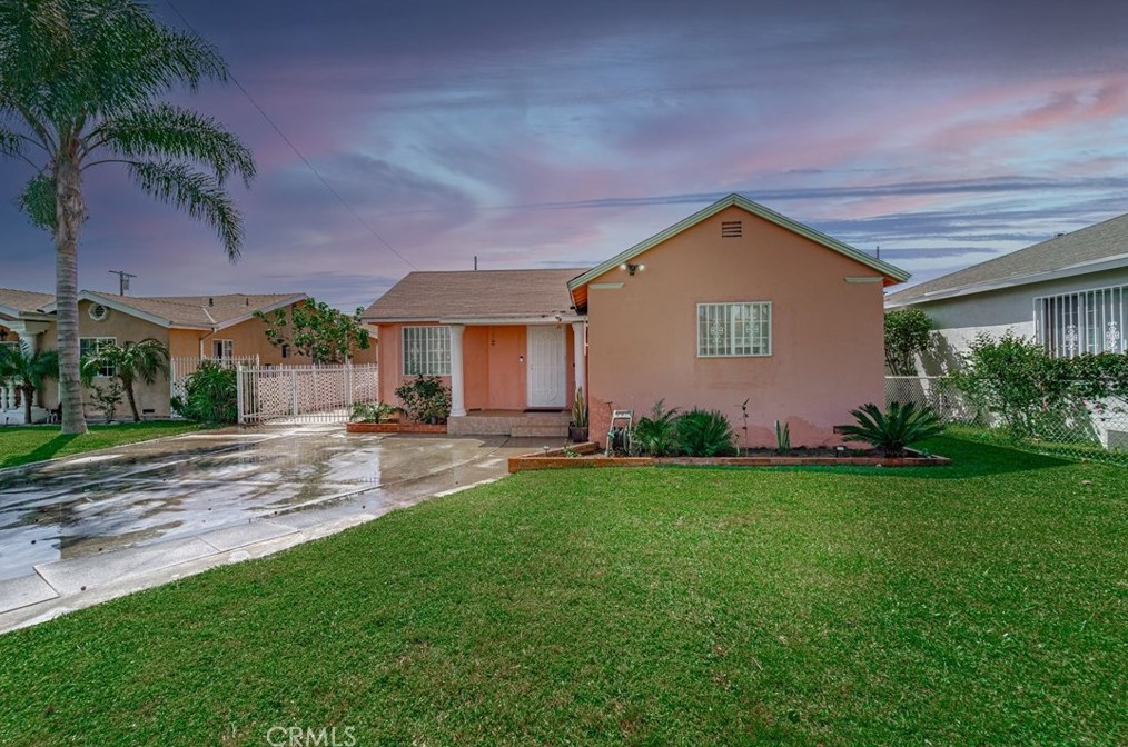 10781 Elm Ave, Lynwood, CA 90262