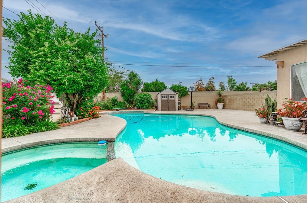 11447 Aclare St, Artesia, CA 90701