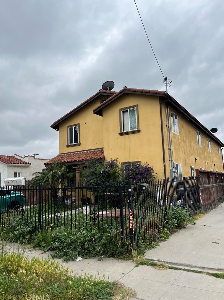 1142 85th St, Los Angeles, CA 90001-3416