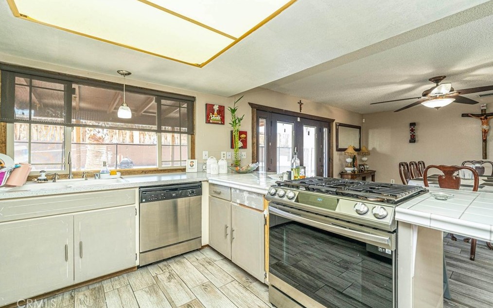 904 Windy Pass, Barstow CA  92311-5440 exterior