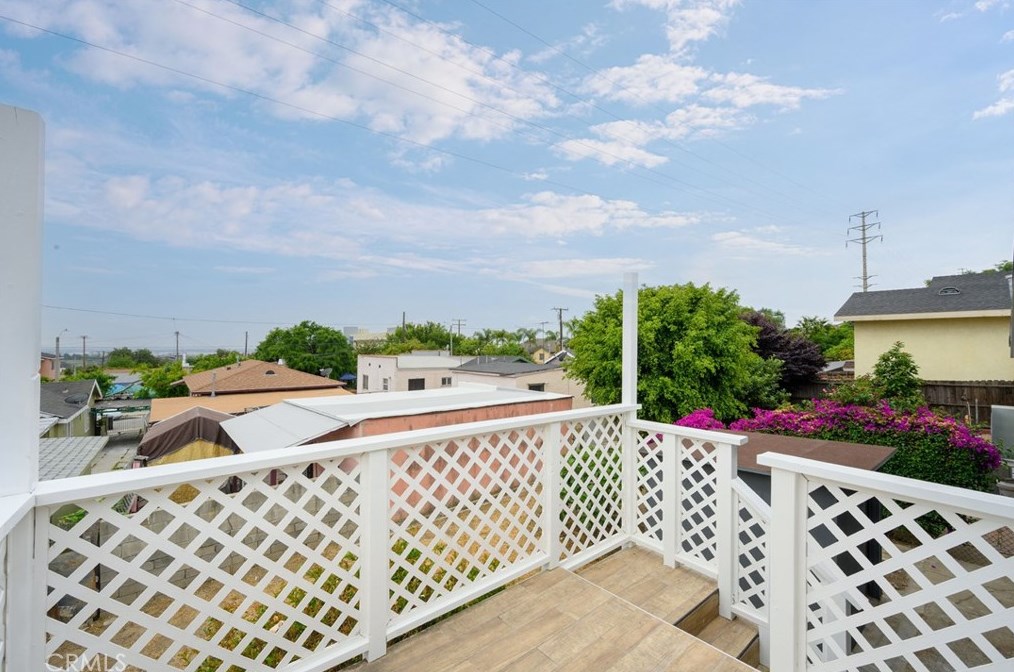 3966 Dobinson St, Los Angeles CA  90063-1751 exterior