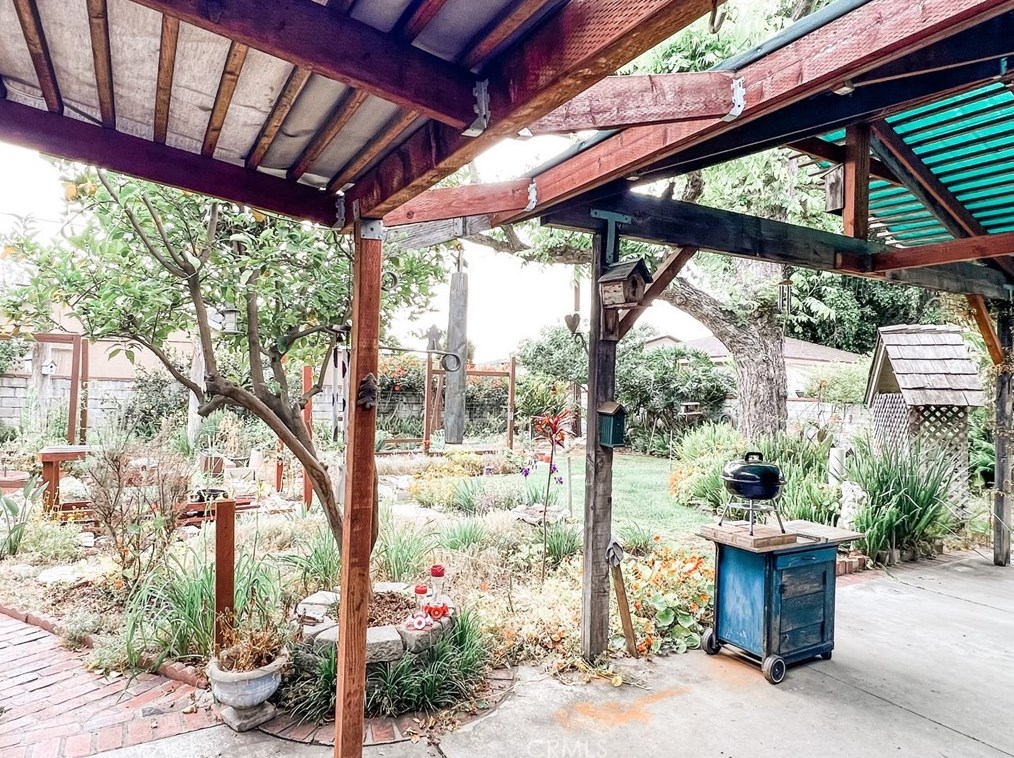 9015 Manzanar Ave, Downey, CA 90240