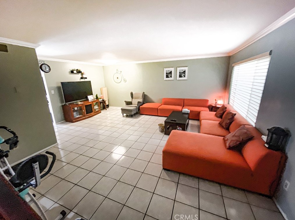 9856 Karmont Ave, South Gate, CA 90280