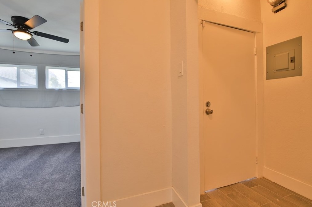 1658 68th St, Los Angeles CA  90001-2062 exterior