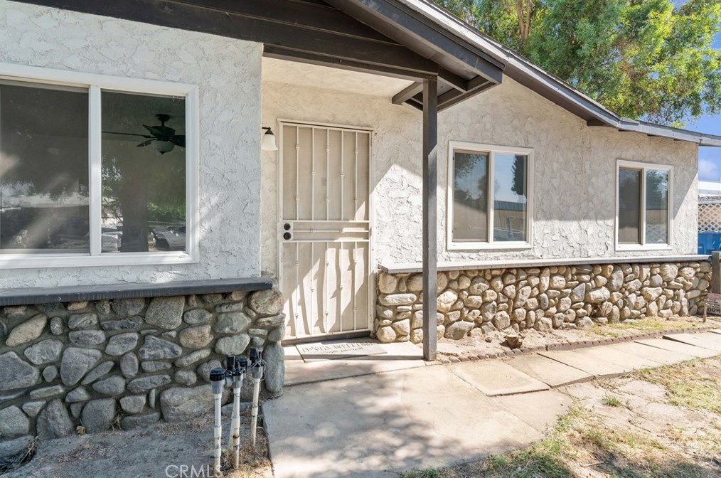 1940 Wallace Ct, San Bernardino, CA 92408