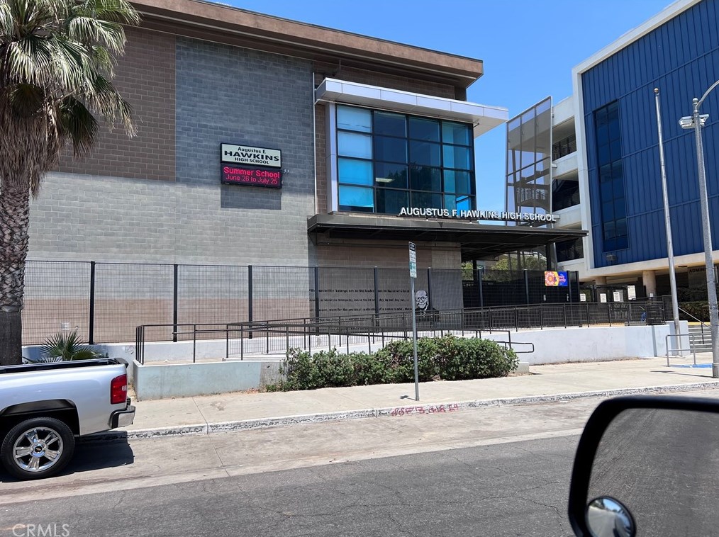 958 60 St, Los Angeles CA  90043-3256 exterior