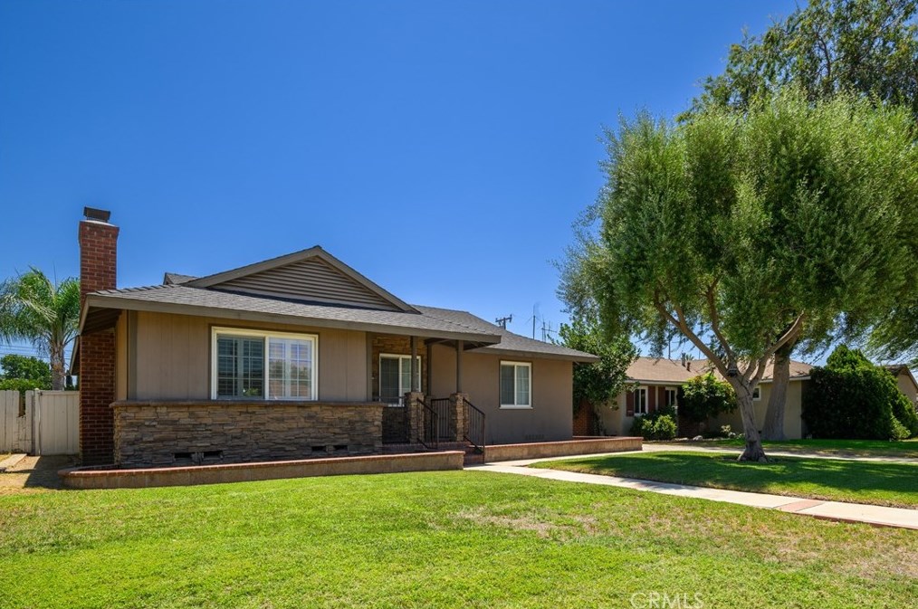 1874 Cloverdale Dr, Pomona, CA 91767-3202