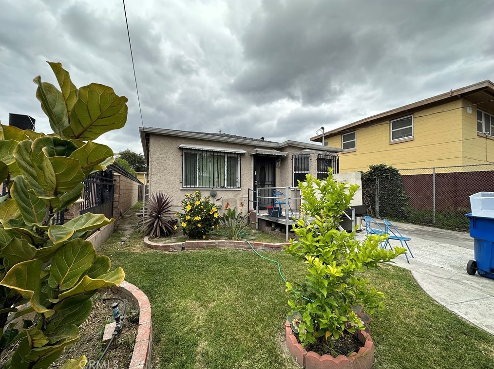 11310 Hooper Ave, Los Angeles, CA 90059-1716
