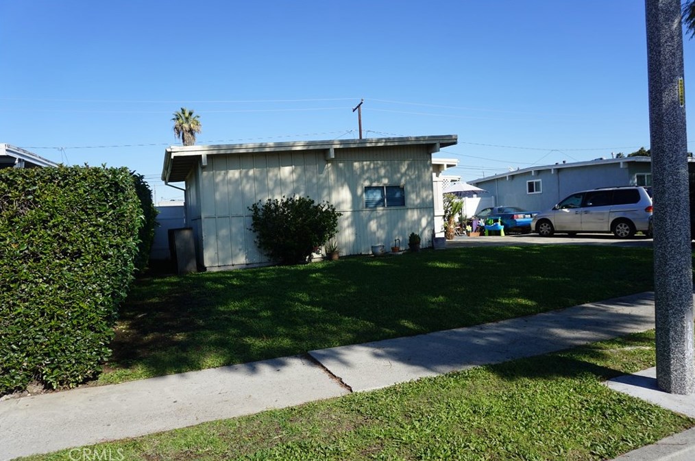 1619 166th St, Compton, CA 90220-4323
